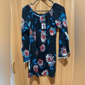 Floral Lace trim sleeve tunic